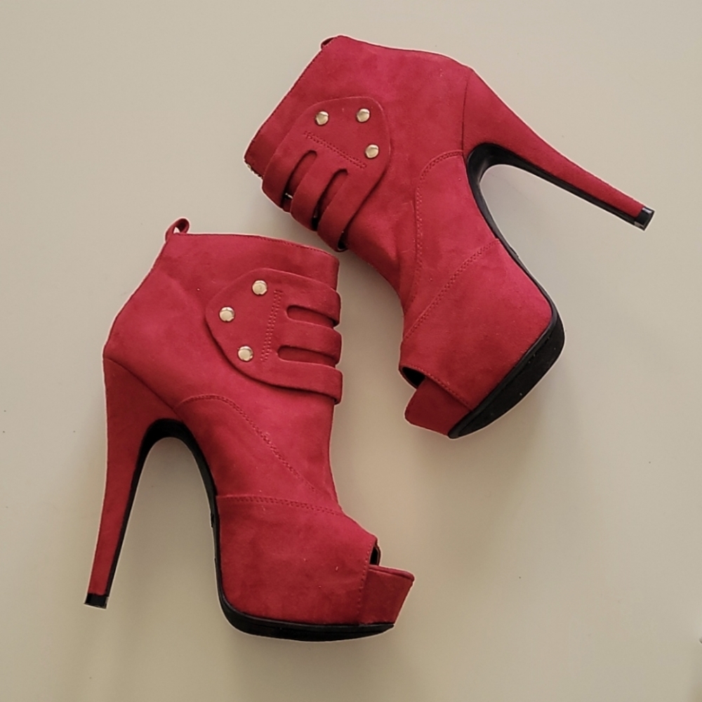 NWOT- ZIGI SOHO SINCERE PLATFORM STILETTO